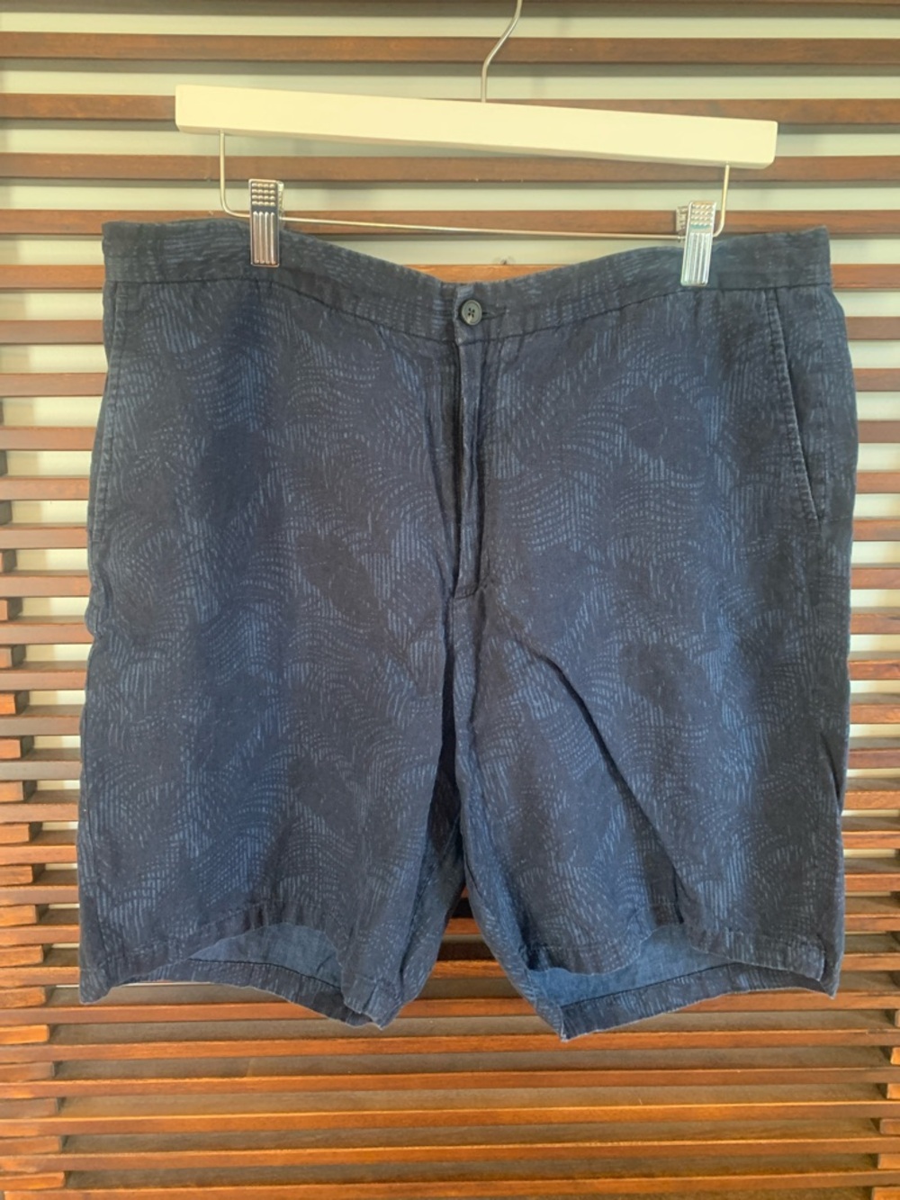 Saks Fifth Ave  Men's Navy Textured Casual Shorts